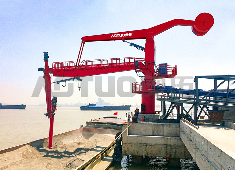 600-15000 DWT 100-500 t/h Lodní vykladač s pevným šroubem
